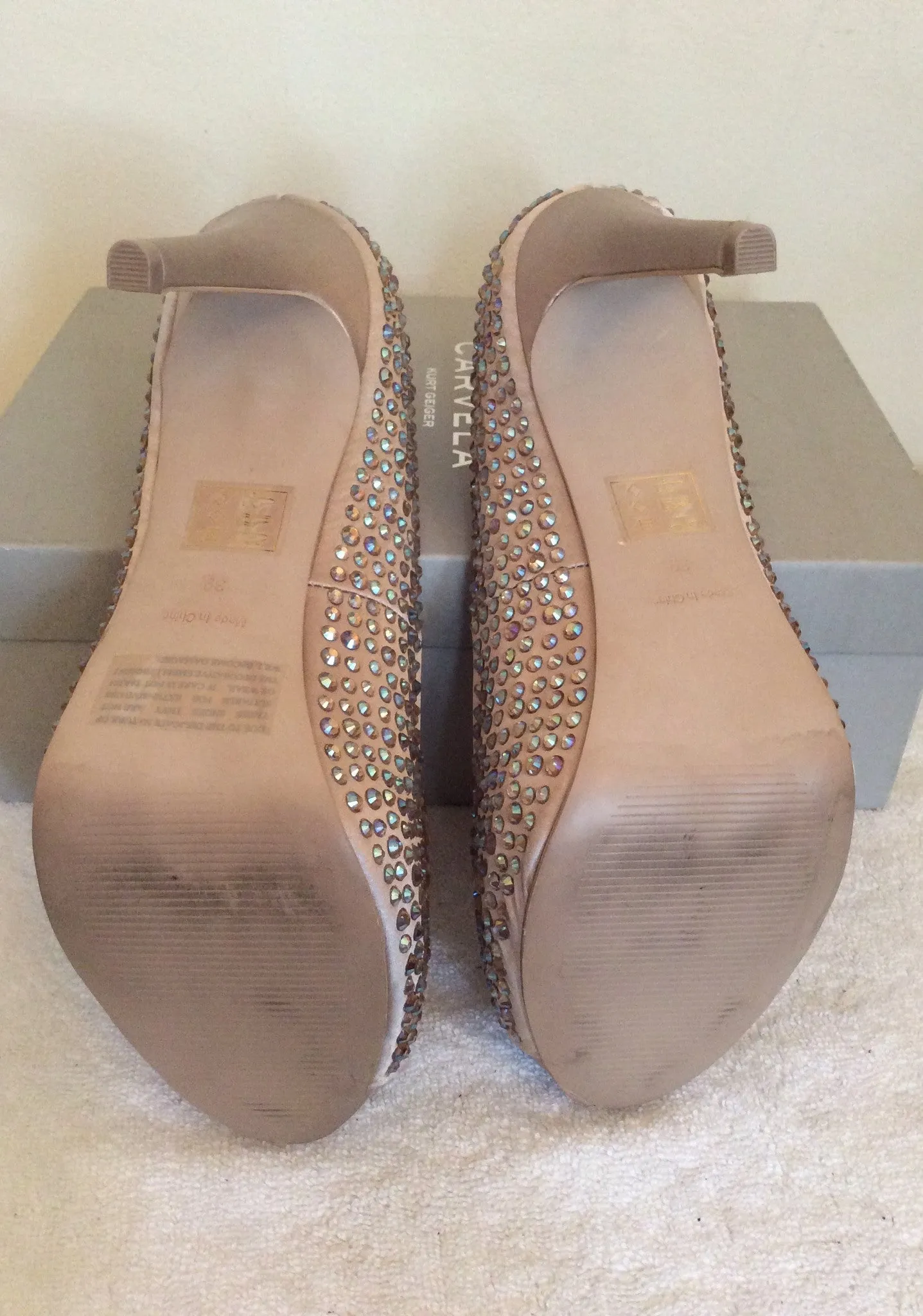 Brand New Carvela Nude Satin Jewel Trim Peeptoe Heels Size 6/39