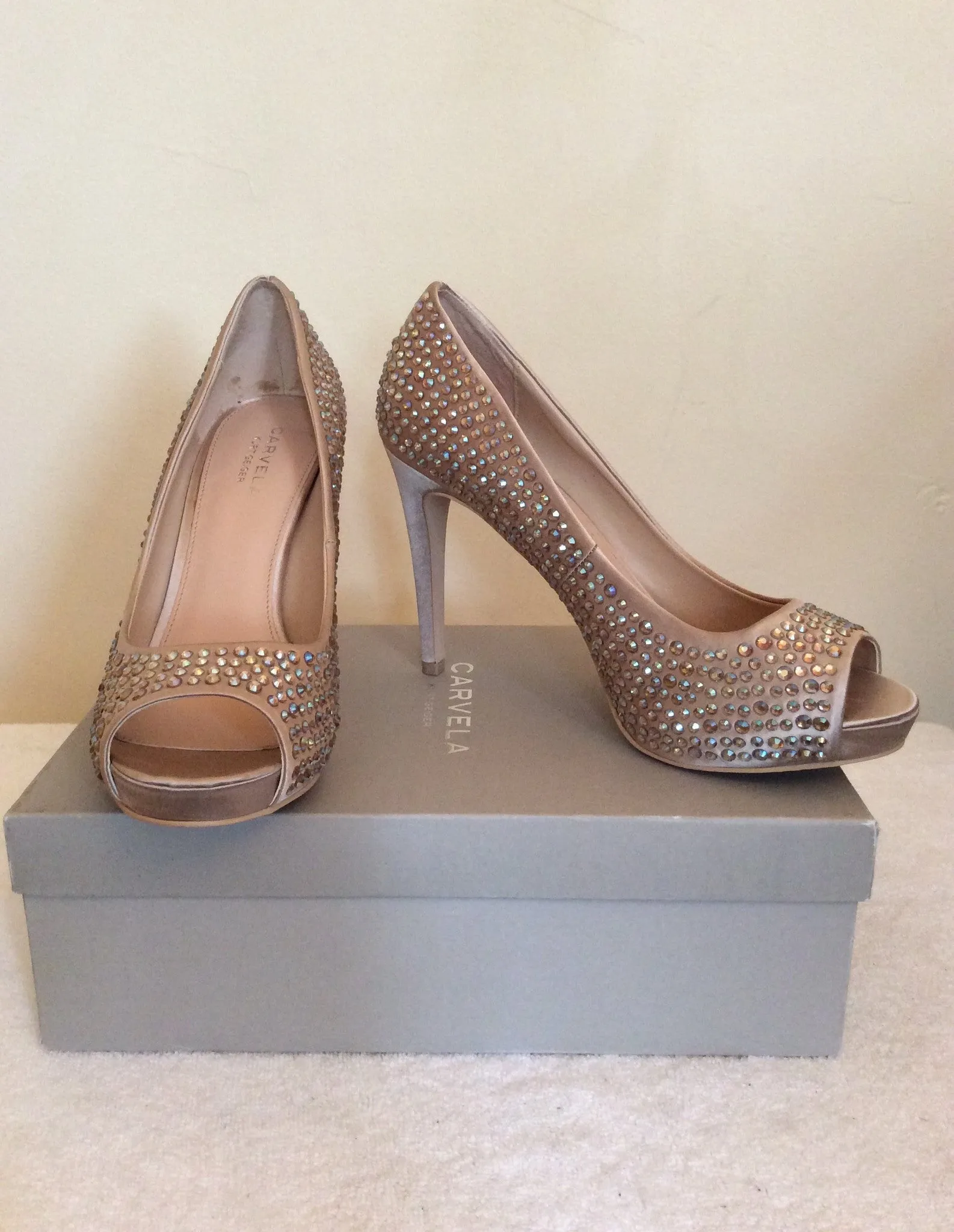 Brand New Carvela Nude Satin Jewel Trim Peeptoe Heels Size 6/39
