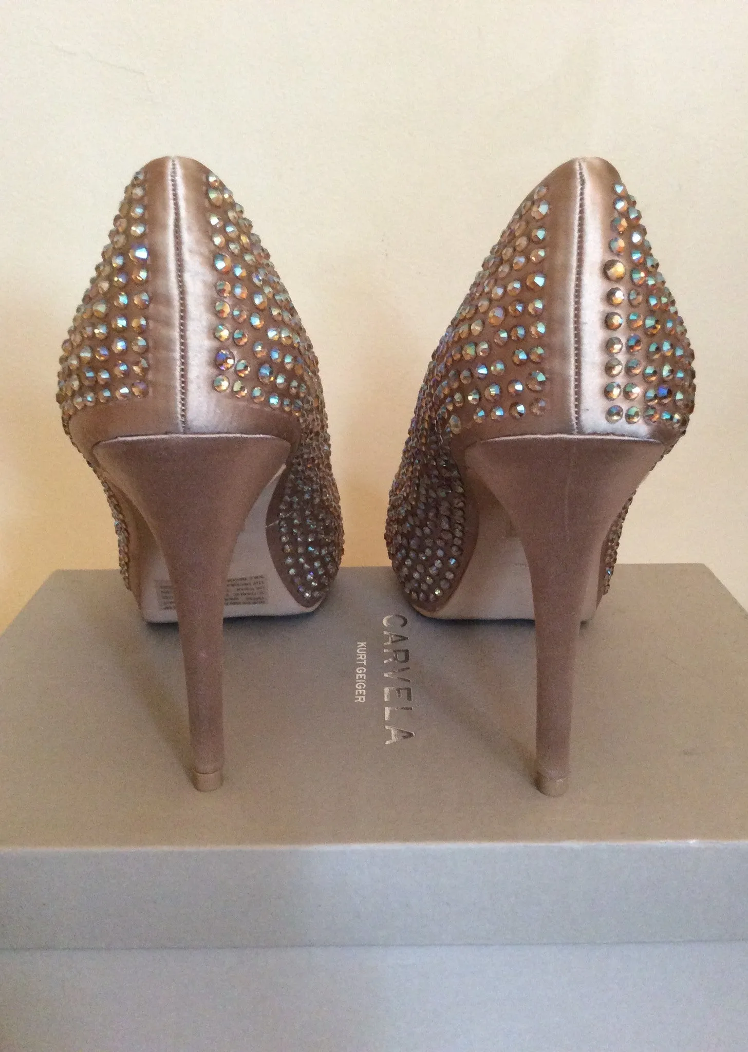Brand New Carvela Nude Satin Jewel Trim Peeptoe Heels Size 6/39