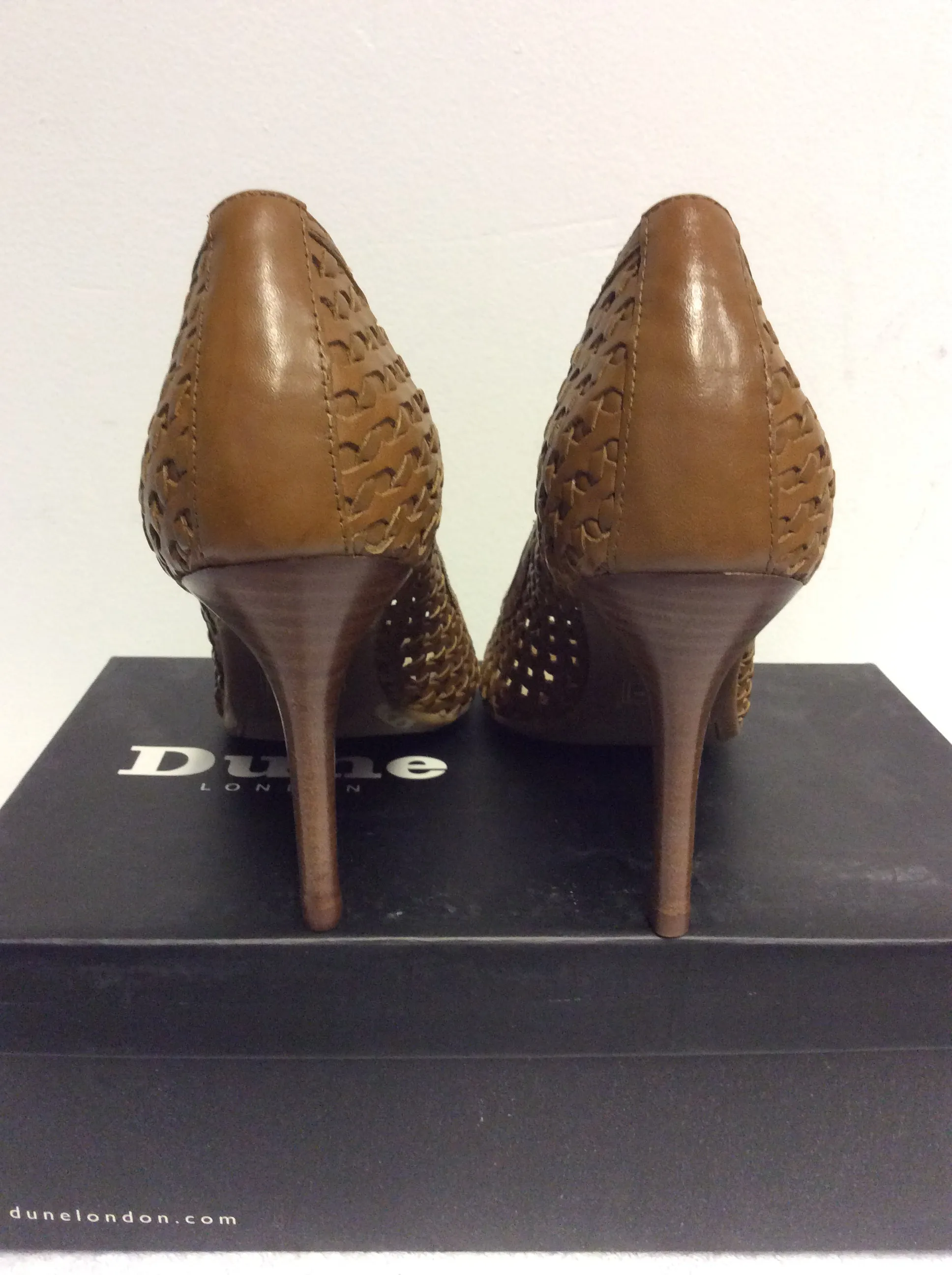 BRAND NEW DUNE TAN LEATHER WOVEN PEEP TOE HEELS SIZE 7/40