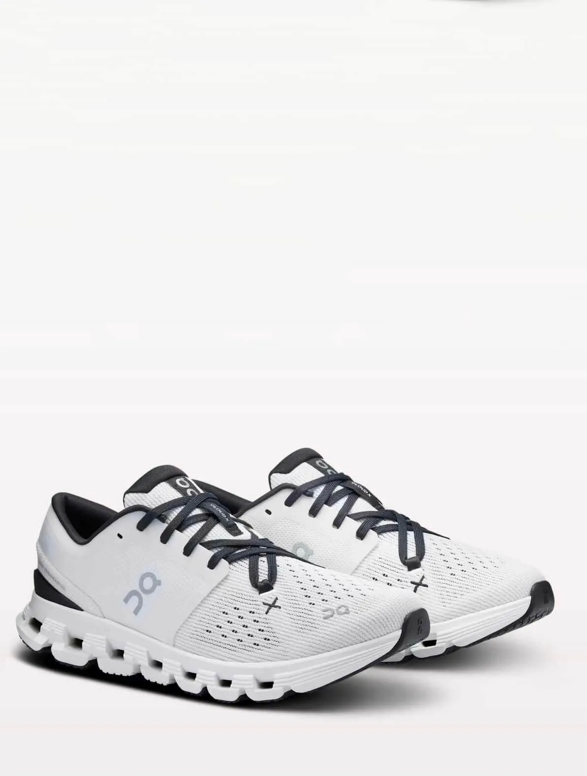 ON Running Cloud X 4 Sneaker