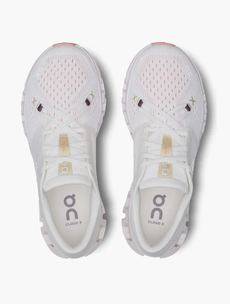 ON Running Cloud X 4 Sneaker