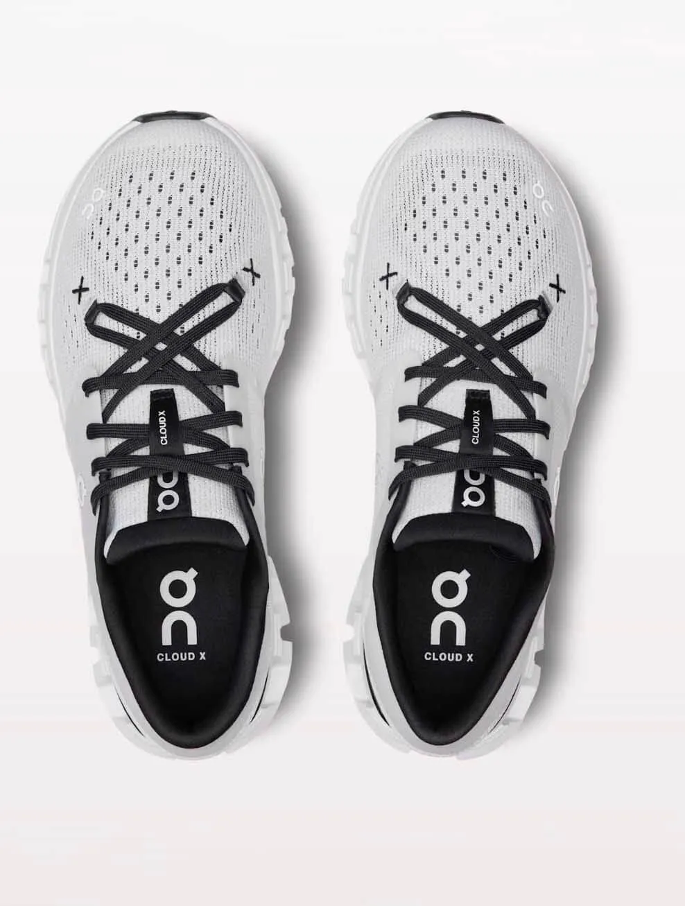 ON Running Cloud X 4 Sneaker